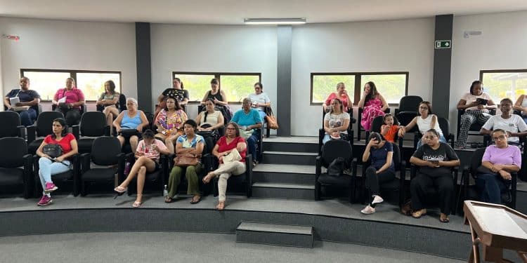 Prefeitura de Araxá capacita profissionais para melhorar a qualidade da alimentação escolar