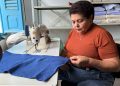 Ateliê de Tecelagem transforma uniformes usados em novos produtos sustentáveis