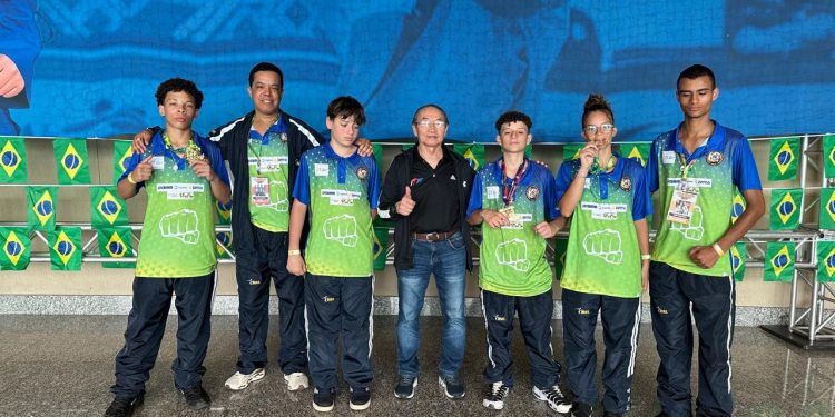 Atletas de Araxá conquistam título mundial e medalhas na Copa América de Taekwondo com apoio da Prefeitura