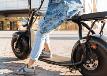 Prefeitura de Araxá orienta sobre novas regras para motos e scooters elétricas que entram em vigor em dezembro