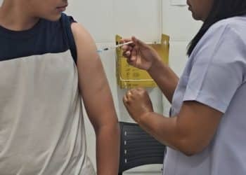 Saúde alerta para baixa adesão à vacinação contra a dengue em Araxá