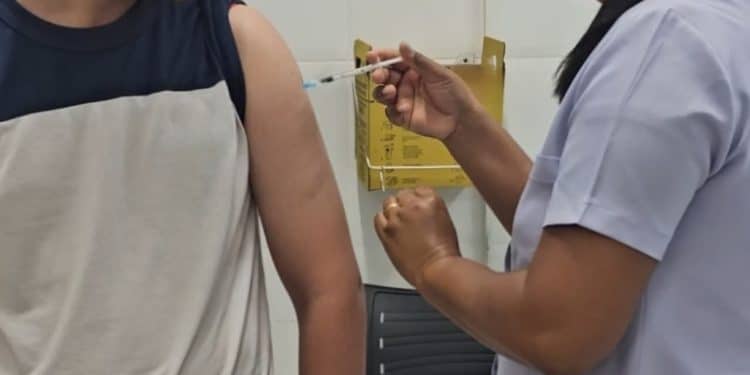 Saúde alerta para baixa adesão à vacinação contra a dengue em Araxá