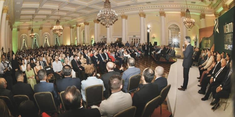 Federaminas reúne líderes de todo o Estado e aponta caminhos para o futuro dos negócio