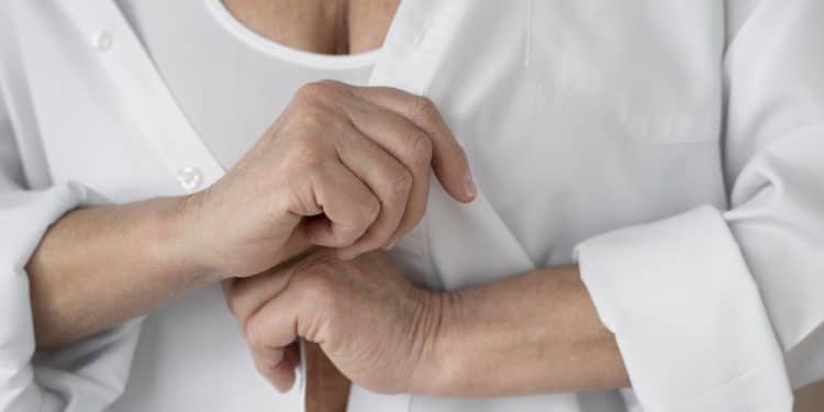 Reconstrução mamária é parte essencial do tratamento pós-mastectomia, afirma cirurgião da Unimed Araxá