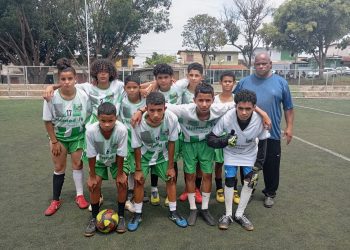 Manhã Esportiva movimenta Praça da Juventude e reúne escolinhas de futebol de Araxá