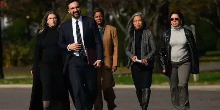 Prefeito eleito de NY anuncia equipe de transição liderada só por mulheres