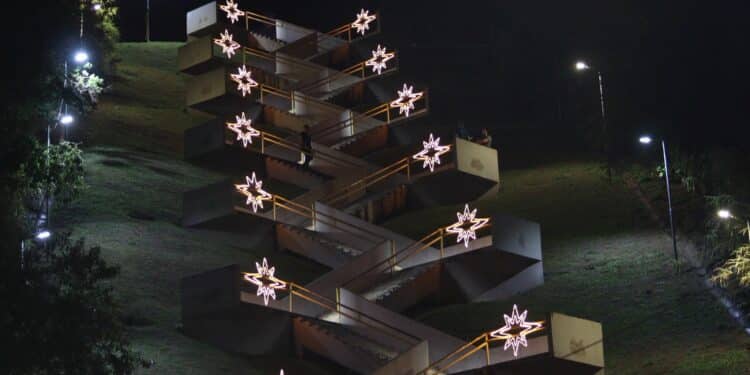 Natal Iluminado leva magia aos bairros de Araxá e encanta moradores com novos pontos de visitação