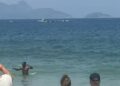 Avião monomotor cai no mar em Copacabana; piloto morre na queda