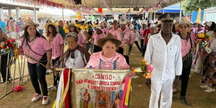 4º Encontro de Congados emociona Araxá com fé, cores e tradição que atravessa gerações