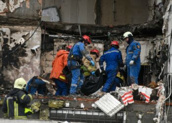 Trump demonstra ceticismo sobre plano de Zelenski antes de reunião sobre guerra na Ucrânia