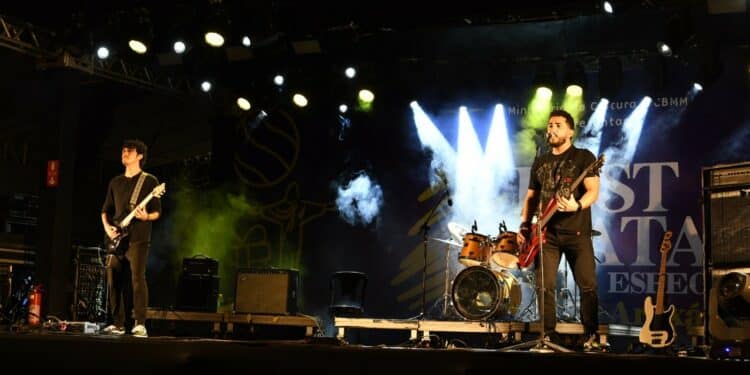 Renato Teixeira, Stanley Jordan, Flausino, Sideral, Zé Henrique & Gabriel e Baby do Brasil encerram o FestNatal