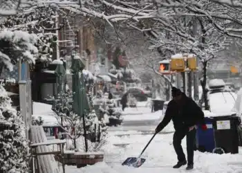 Megatempestade de inverno deixa 1 milhão sem luz nos EUA