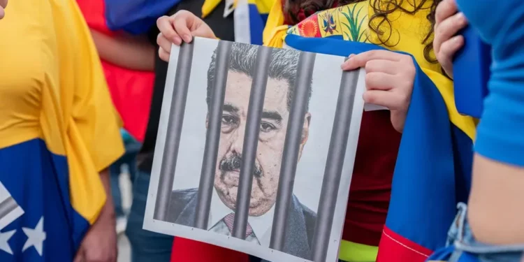 Suíça bloqueia bens de Maduro e pessoas do seu círculo