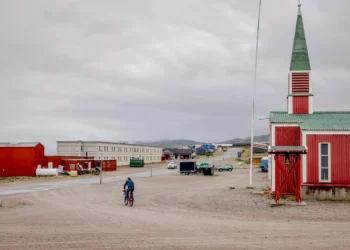 Comprar a Groenlândia? Tomar? Pra quê? Um acordo antigo já dá carta branca para Trump