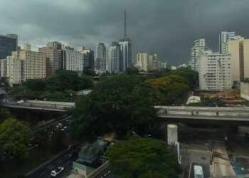 Ciclone extratropical mantém chuva forte no Sul e no Sudeste nesta sexta e no fim de semana