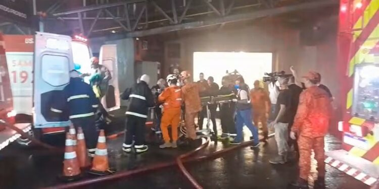 Shopping Tijuca não abre neste sábado após incêndio que deixou 2 mortos e 3 feridos