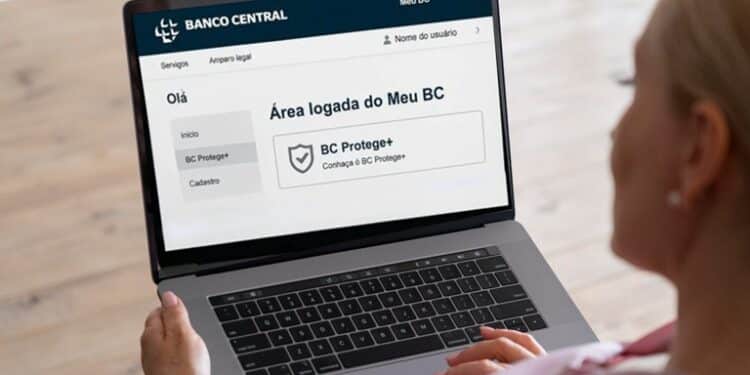 Procon Araxá orienta população a ativar o serviço BC Protege+ para evitar fraudes bancárias