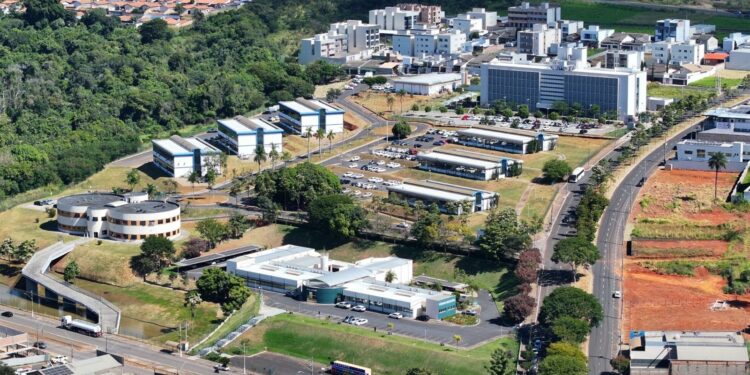 Valorização do servidor: Araxá soma 37,66% em reajustes salariais gerais e triplica vale-alimentação desde 2021