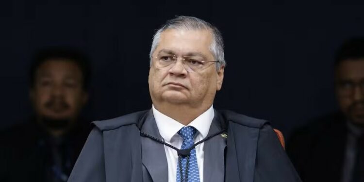 Dino reforça decisão e proíbe novas leis para garantir pagamento de ‘penduricalhos’ fora do teto