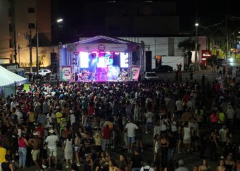 CarnAraxá 2026 terá quatro dias de festa com encontro de blocos e trio elétrico