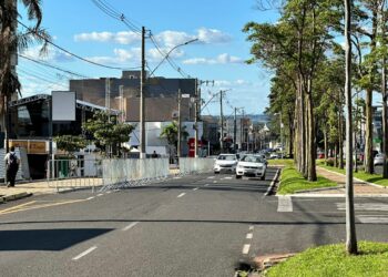 Secretaria de Segurança Pública realiza interdições no trânsito durante o CarnAraxá 2026