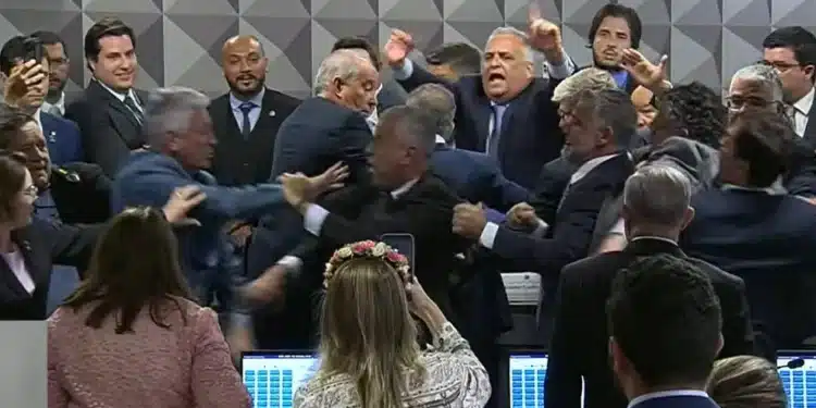 CPMI do INSS aprova quebra de sigilo bancário de filho de Lula; sessão é marcada por confusão