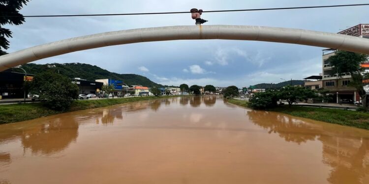 Alertas laranja e vermelho: chuvas intensas podem atingir todo o estado de Minas Gerais