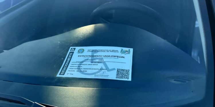 Secretaria de Segurança Pública emite credencial gratuita de estacionamento para idosos e PCDs em Araxá