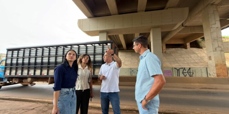 Prefeitura acompanha vistoria de equipe do Governo Federal em obras de infraestrutura executadas na cidade