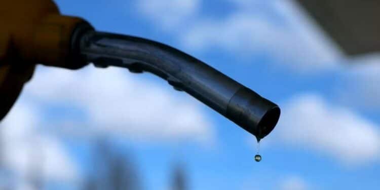 Preço médio do diesel sobe 11,8% nos postos e chega a R$ 6,80, diz ANP