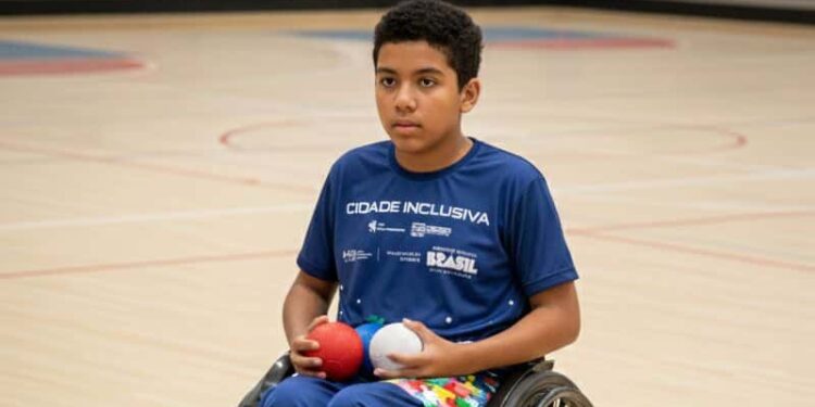 Projeto gratuito em Araxá abre inscrições para prática esportiva de jovens com deficiência