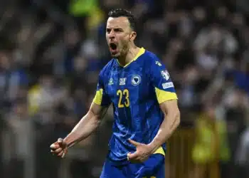 Itália é dominada pela Bósnia, perde nos pênaltis e está fora da Copa