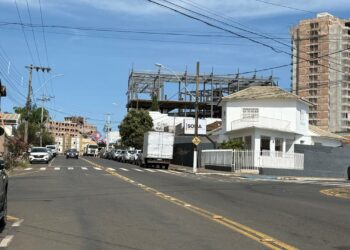 Prefeitura realiza interdição parcial da Avenida Senador Montandon nesta sexta-feira (1º)