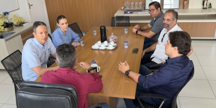 Prefeitura de Araxá e CBMM firmam parceria para aproveitamento de mão de obra da Mosaic