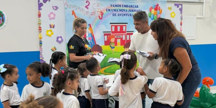 Prefeitura de Araxá inicia entrega de uniformes escolares para mais de 13 mil alunos da rede municipal