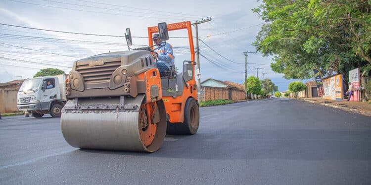Programa “Asfalto Novo, Nossa Gente Feliz” prevê recapeamento de cerca de 100 km de vias urbanas em Araxá