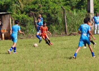 Com a presença das famílias, Projeto Lobinho realiza jogo-treino contra a equipe Gol de Placa