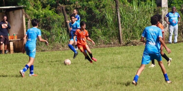 Com a presença das famílias, Projeto Lobinho realiza jogo-treino contra a equipe Gol de Placa