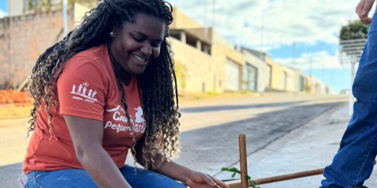 Projeto “Uma Árvore na Minha Calçada” incentiva moradores a deixarem Araxá mais verde e sustentável