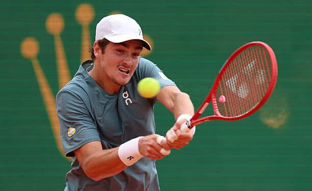 João Fonseca dá trabalho, mas perde para Zverev e dá adeus ao Masters de Monte Carlo