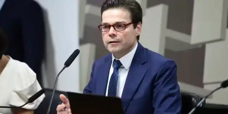 “Gordura” dos juros pode ajudar a combater inflação, diz diretor do BC