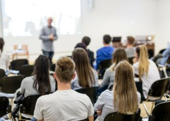 Curso gratuito capacita profissionais de Araxá para recolocação no mercado de trabalho