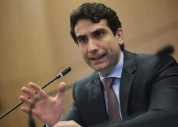 Galípolo diz que Pix ampliou uso bancarização e nega disputa com emissoras de cartão