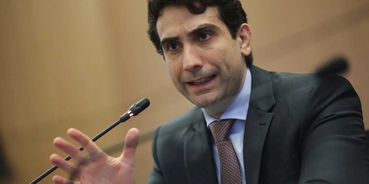 Galípolo diz que Pix ampliou uso bancarização e nega disputa com emissoras de cartão