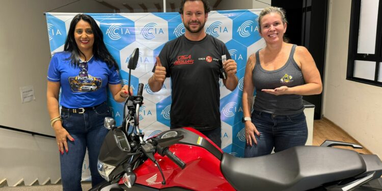 Festival de prêmios da ACIA entrega primeira moto e mantém sorteios até o fim do ano em Araxá