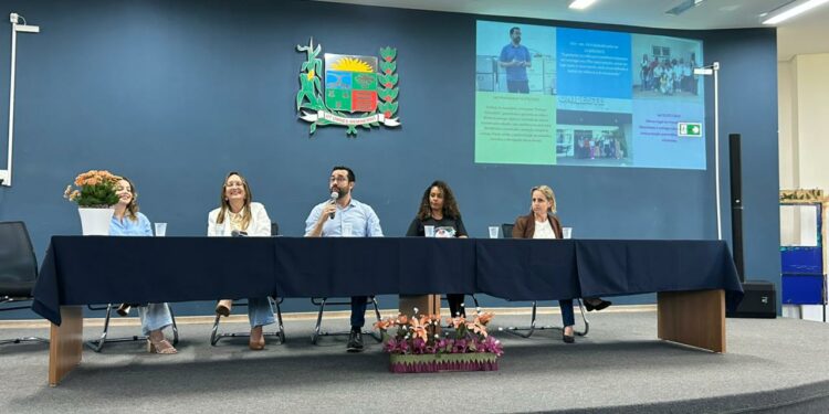 Semana Municipal de Incentivo à Adoção promove reflexão, acolhimento e diálogo sobre diferentes formas de construir uma família