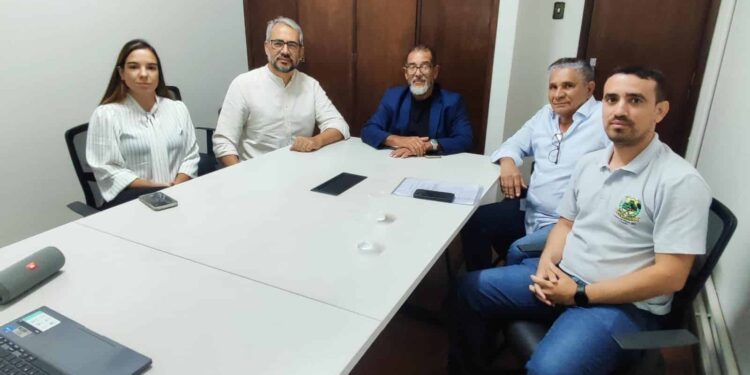Prefeitura e Ministério do Trabalho articulam ações para apoiar trabalhadores desligados da Mosaic