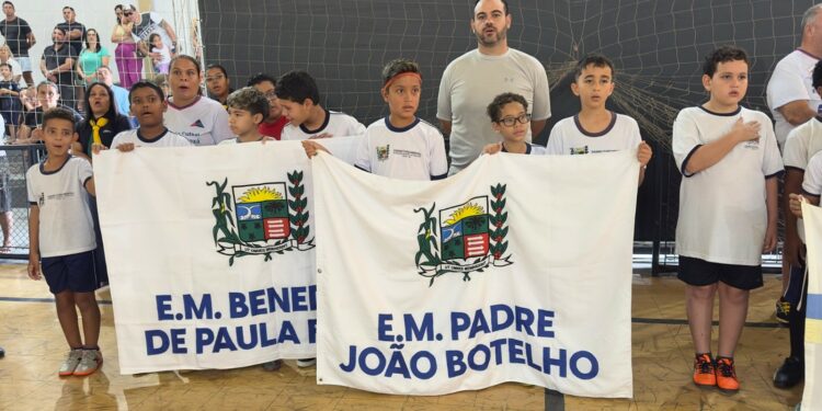 Sábado esportivo movimenta Araxá com festival escolar de futsal e torneio de natação