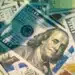 Dólar sobe com disparada do petróleo e acirramento de conflitos no Irã