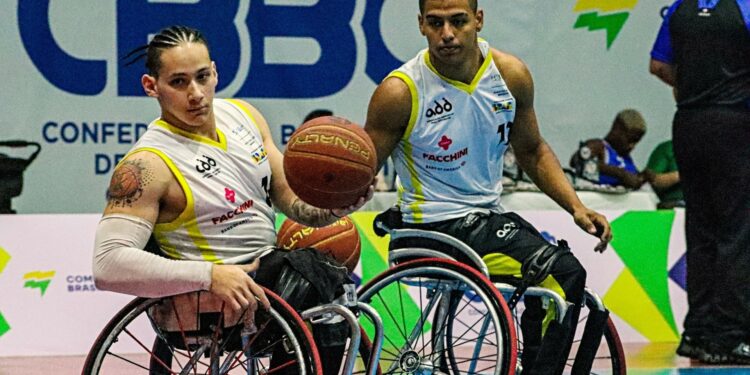 Equipe Magic Hands de basquetebol em cadeira de rodas disputa Campeonato Brasileiro Sub-23, com atletas de destaque nacional